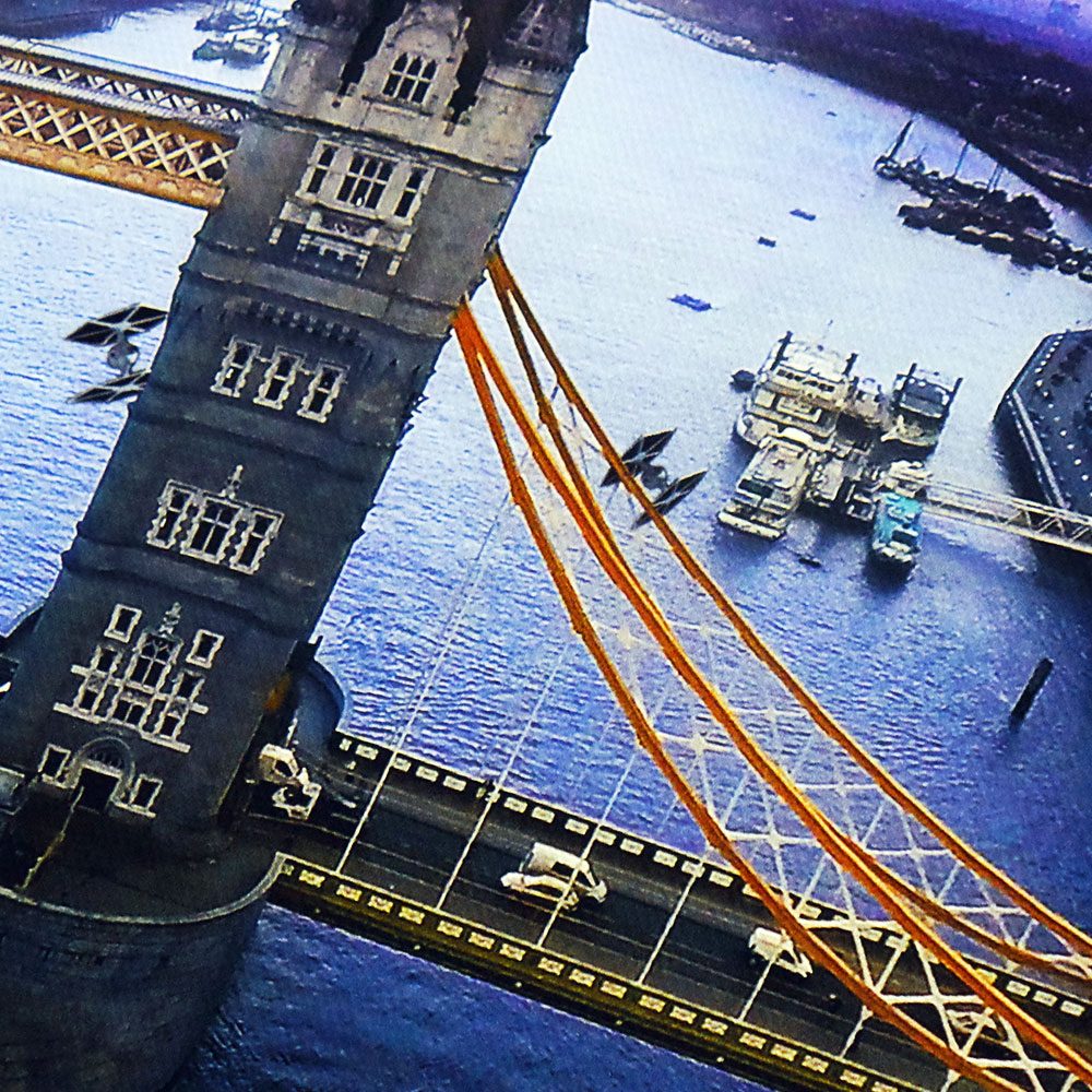 Star Wars v Tower Bridge - canvas print detail