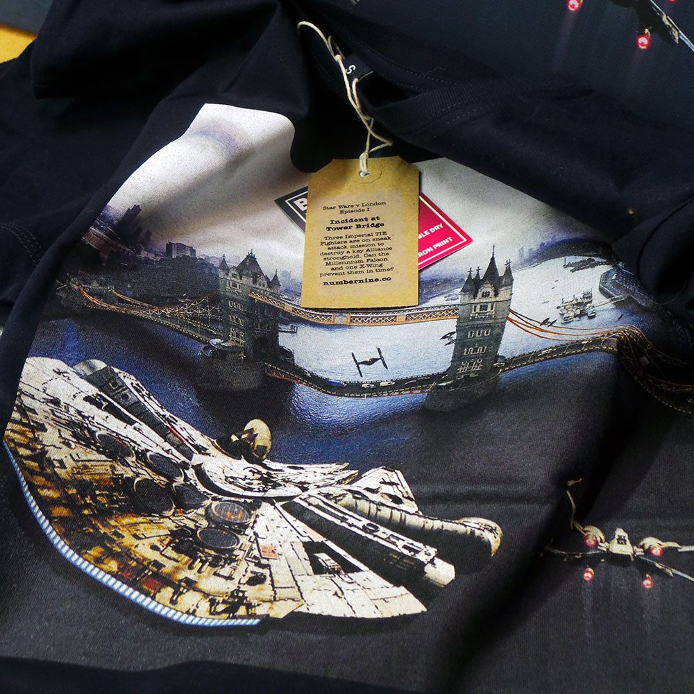 IX T Shirt - Star Wars - Incident at Tower Bridge - colour edition - Navy T shirt